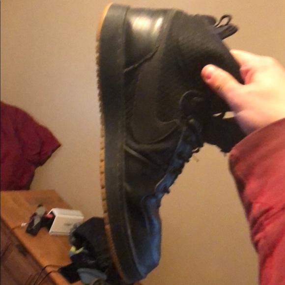 Nike shoes - Picture 3 of 3